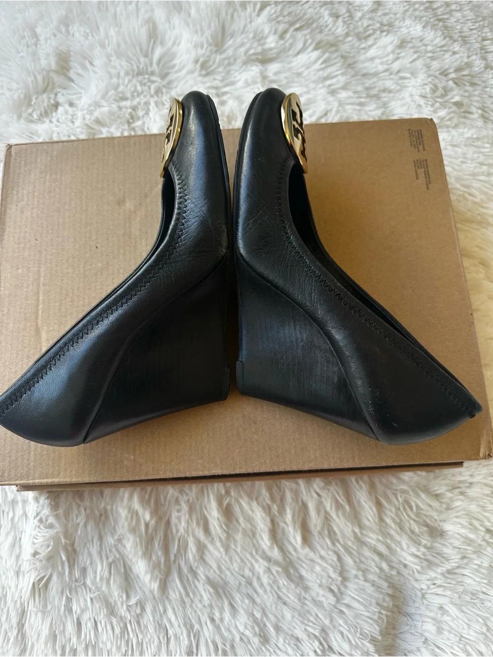 Tory Burch Black Leather Wedge Pumps Gold Double T Logo Shoes Women’s Size 5.5